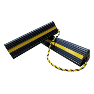 Paire de cales avion en caoutchouc noir 60 cm 26 kg